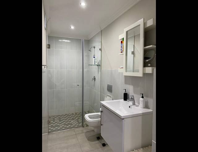 4 BEDROOM FREESTANDING TO LET IN PALM LAKES ESTATE